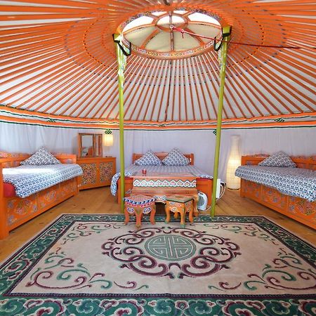 Yourte Nomade-Lodge Les Ecrennes Экстерьер фото