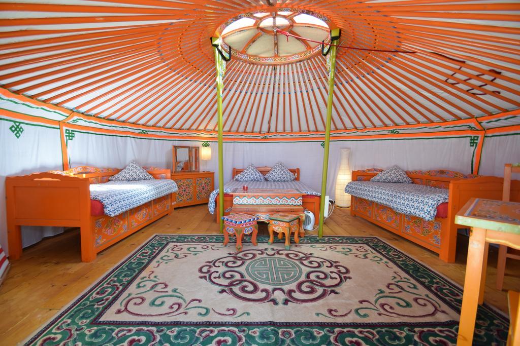 Yourte Nomade-Lodge Les Ecrennes Экстерьер фото