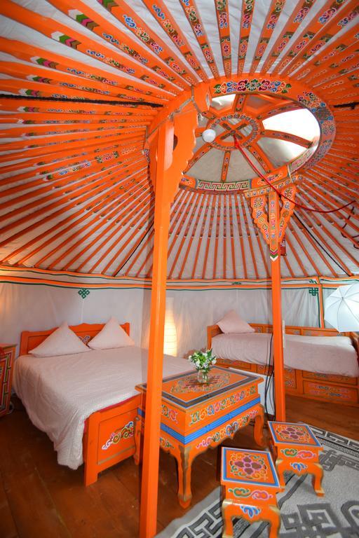Yourte Nomade-Lodge Les Ecrennes Экстерьер фото