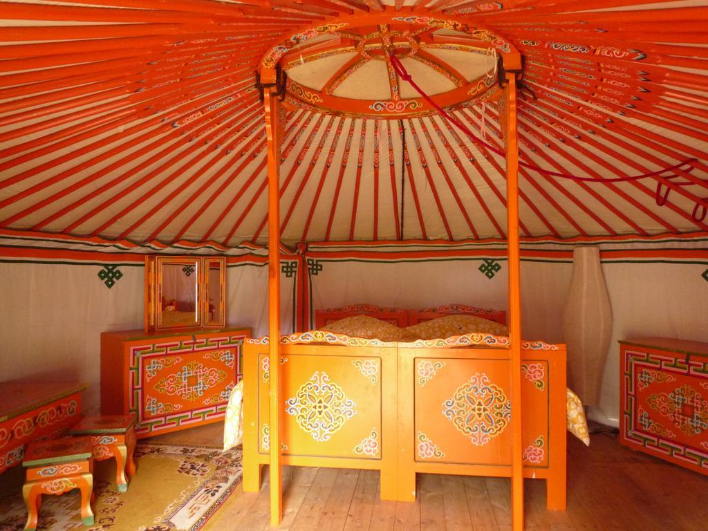 Yourte Nomade-Lodge Les Ecrennes Экстерьер фото