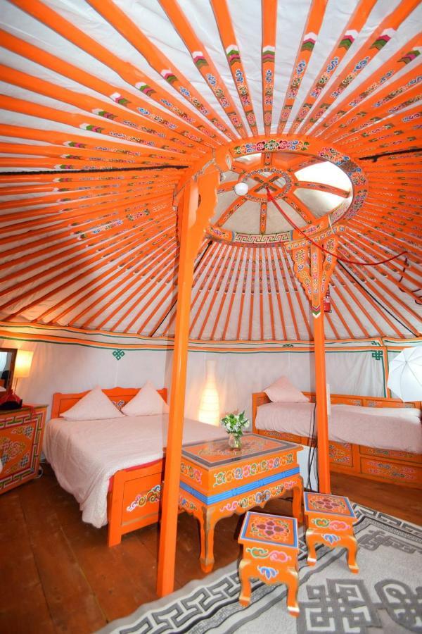 Yourte Nomade-Lodge Les Ecrennes Экстерьер фото